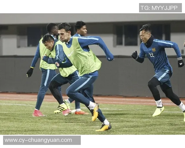 足球明星跪搓衣板引热议网友纷纷评论其背后的深意与社会责任